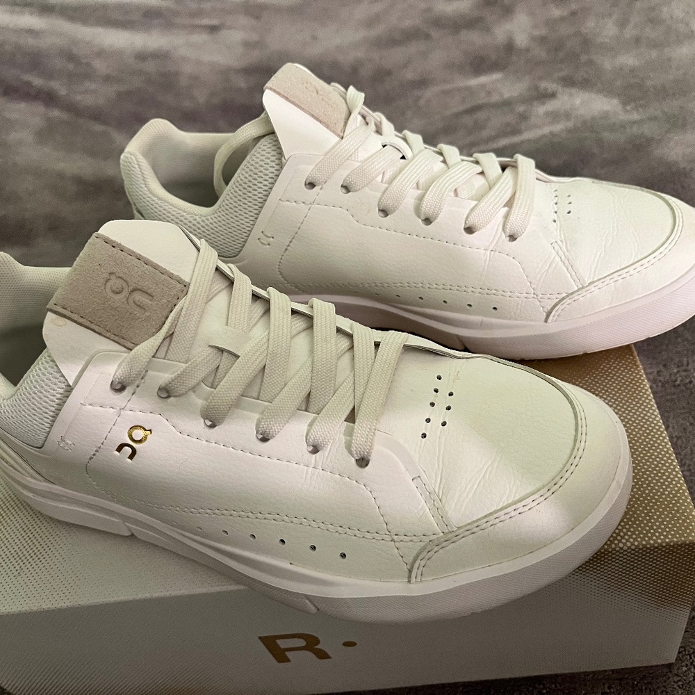 On Cloud The ROGER Centre Court White Tennis Sneakers Women's Sz 6.5